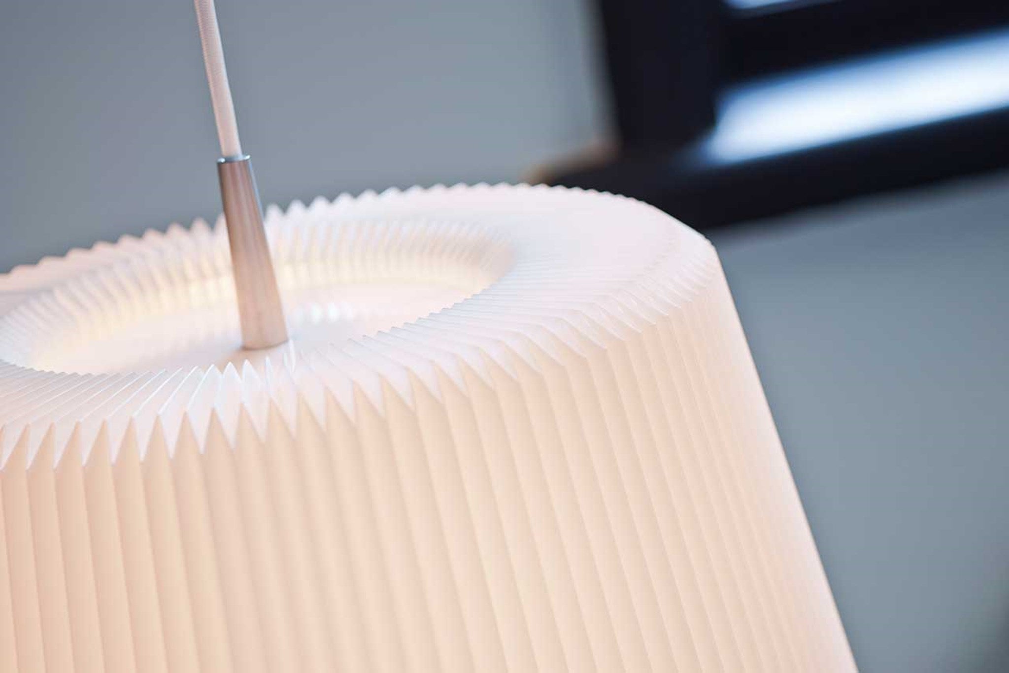 LeKlint120_Snowdrop_pendant_details1