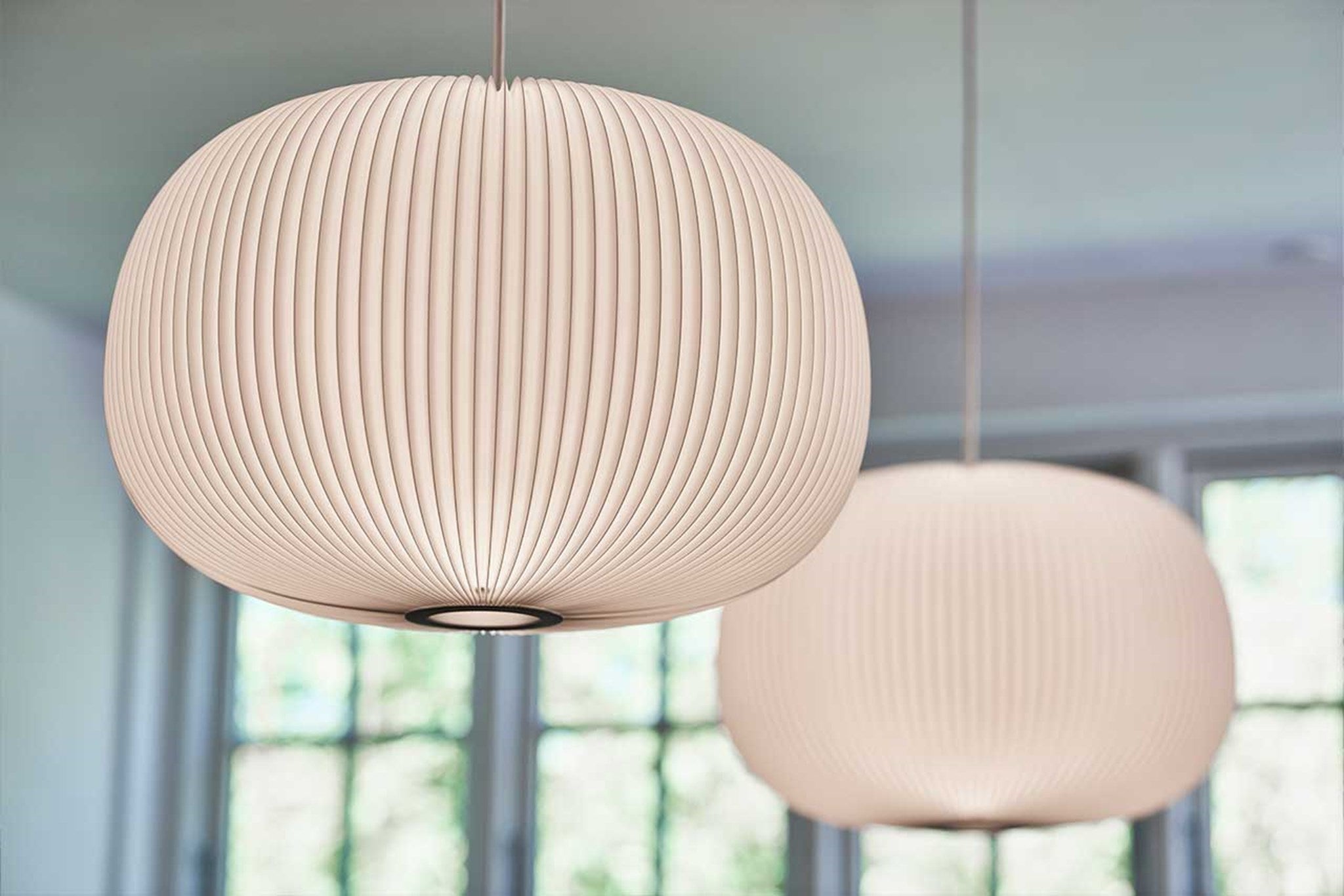 LeKlint132_Lamella1_pendant_lifestyle5