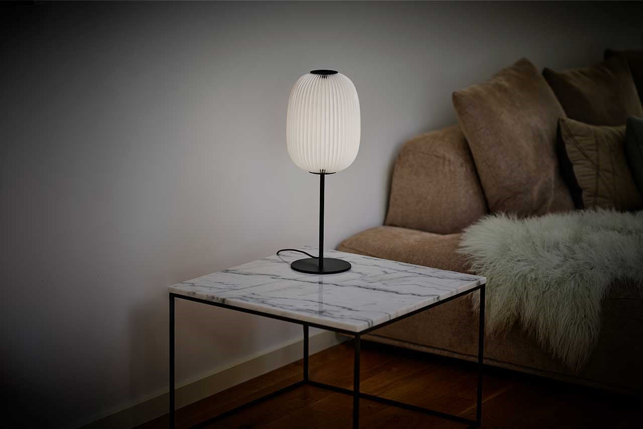 LeKlint335_Lamella_table_lamp_lifestyle4
